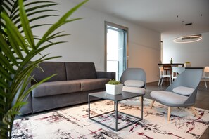 Apartment, 2 Bedrooms, Accessible, Smoking | Living area