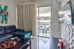 Departamento, 2 habitaciones, con acceso para personas discapacitadas, balcón | Lounge