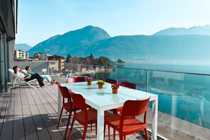 Apartment, 2 Bedrooms, Accessible, Balcony | Dining