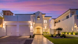 Unclassified image, 2 of 38, button - Cheerful 5 Bedroom Villa With Private Pool (Dubai)