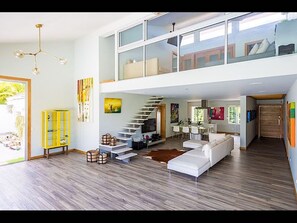 Villa, 4 chambres, accessible aux personnes à mobilité réduite, fumeurs | Coin séjour | Télévision, livres