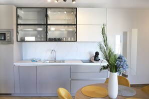 Private kitchen - Basilea Luxury Apartment (Malinska-Dubasnica)