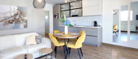 Apartment, 1 Schlafzimmer, Balkon, Gartenblick | Wohnbereich
