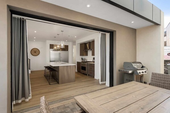 Casa, 5 habitaciones | Área de parrilladas y picnic