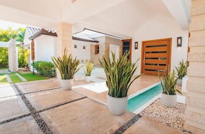 Villa, 4 soverom, tilgjengelighetstilpasset, røyk | Inngang