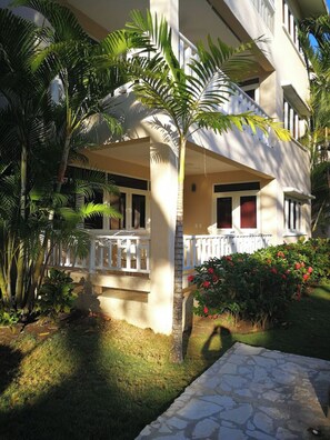 Habitación, 1 habitación, para fumadores, vista a la alberca | Exterior