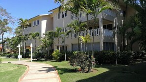 Room, 1 Bedroom, Smoking, Pool View | Garden