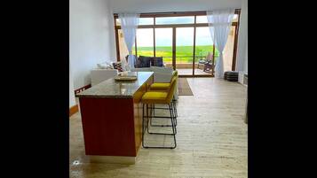 Apartemen, 1 kamar tidur, akses difabel, Boleh Merokok | Ruang keluarga