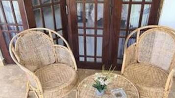 Shared Dormitory, 1 Bedroom, Balcony, Garden View | Interior