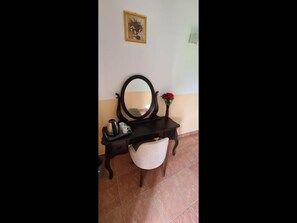 Dormitori compartit, 1 dormitori, balcó, vistes al jardí | Interior