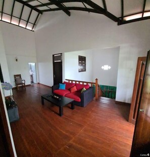 Dormitori compartit, 1 dormitori, balcó, vistes al jardí | Sala de jocs