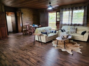House, 3 Bedrooms, Private Pool, Garden View | Dining room