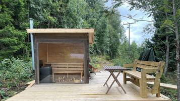 House, 4 Bedrooms, Terrace, Garden View | Outdoor dining