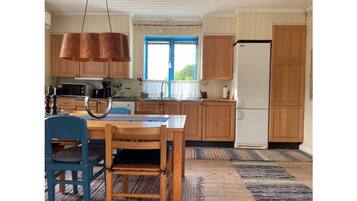House, 4 Bedrooms, Terrace, Garden View | Interior