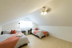 5 bedrooms, desk, iron/ironing board, WiFi