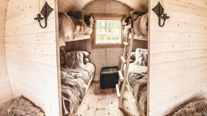 1 bedroom, bed sheets - Viking Hut Thor Set Amid Rainforest w/Hot tub (Kaiata)