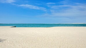 Beach nearby - Destin Harbor & Crab Island Views ~ Updated 3 Bedroom Condo (Destin)