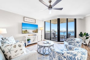TV - Destin Harbor & Crab Island Views ~ Updated 3 Bedroom Condo! (Destin)