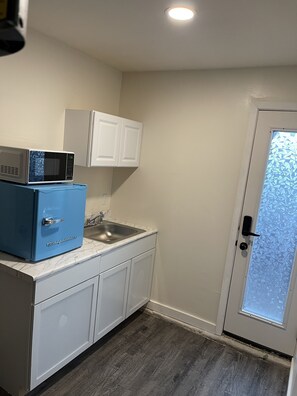 Interior - Private entrance studio apt, free Wi-Fi & parking! (The Colony)