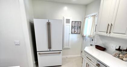 Beautiful Beach House - Walk to the beach!