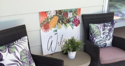 Newland View - Relax, unwind and enjoy - close to Encounter lakes and Beach.