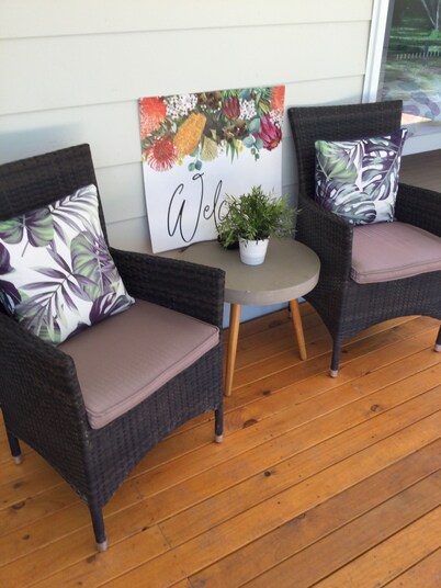 Newland View - Relax, unwind and enjoy - close to Encounter lakes and Beach.