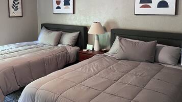 1 chambre, bureau, fer et planche à repasser, Wi-Fi gratuit