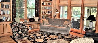 3 Bdrm in Georgetown's Historic District