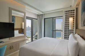 Premium 1 Bedroom Sea View Apartment with Balcony | Vista desde la habitación