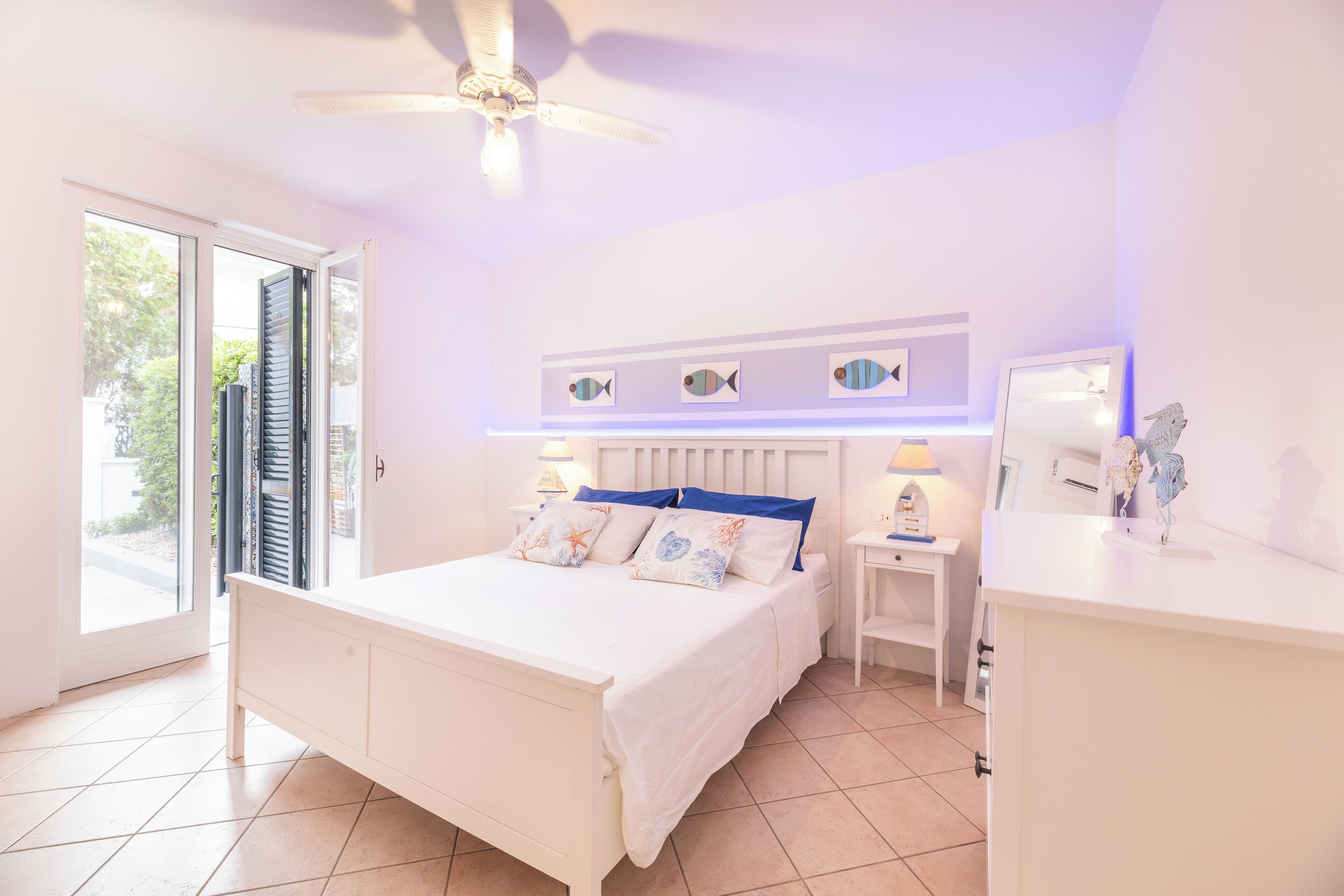 2 bedrooms, in-room safe, iron/ironing board, free WiFi