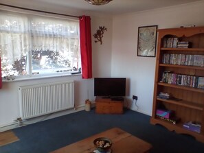 Apartment, 1 Queen Bed | Living room - 1-bed Apartment in Bridport Great Location (Bridport)