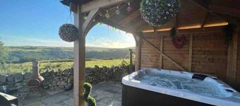 Inviting 4 Berth Caravan in Hebden Bridge