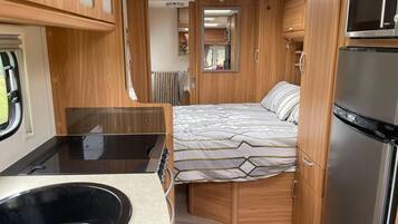 Chalet | Bathroom | Shower, towels