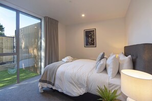 2 bedrooms, iron/ironing board, free WiFi, bed sheets - Malthouse Lane Apartment 2 - Stunning new 2-bedroom inner-city apartment in Nelson City (Nelson)