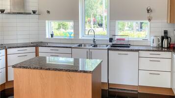 KylskÄp, ugn, spishÀll och diskmaskin