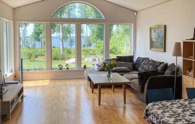 Beautiful home in Tived with WiFi