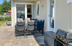 Outdoor dining - Beautiful home in Tived with WiFi (Tived)