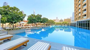 Outdoor pool - Address Dubai mall Balcony Burj view (Dubai)