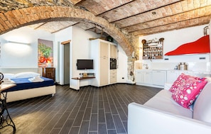 6 soverom, strykejern/-brett, wi-fi (inkludert) og sengetøy