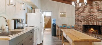 The Riverfront Retreat-Woods Landing