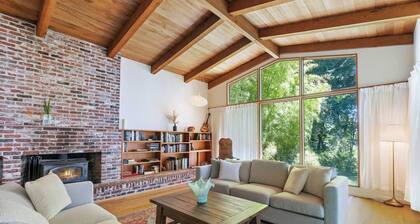 The Riverfront Retreat-Woods Landing