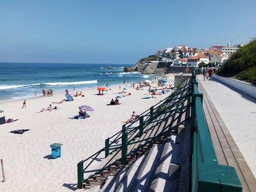 STARFISH Beach House overlooking the sea and next to a multi-sports venue