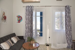Apartment | Living area | TV