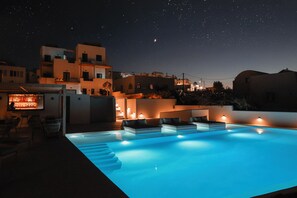 Poolside bar