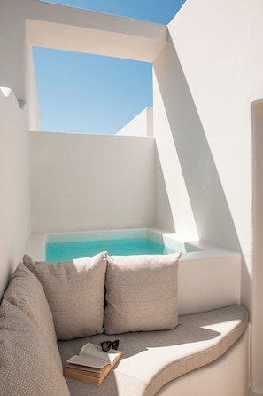 Deluxe Suite with Outdoor Hot Tub and Panoramic Sea view | Exterior