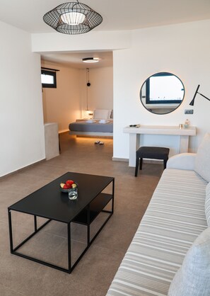 Delight Sea View with Outdoor Hot Tub and Panoramic Sea view