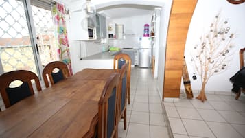 City Apartment | Restaurant