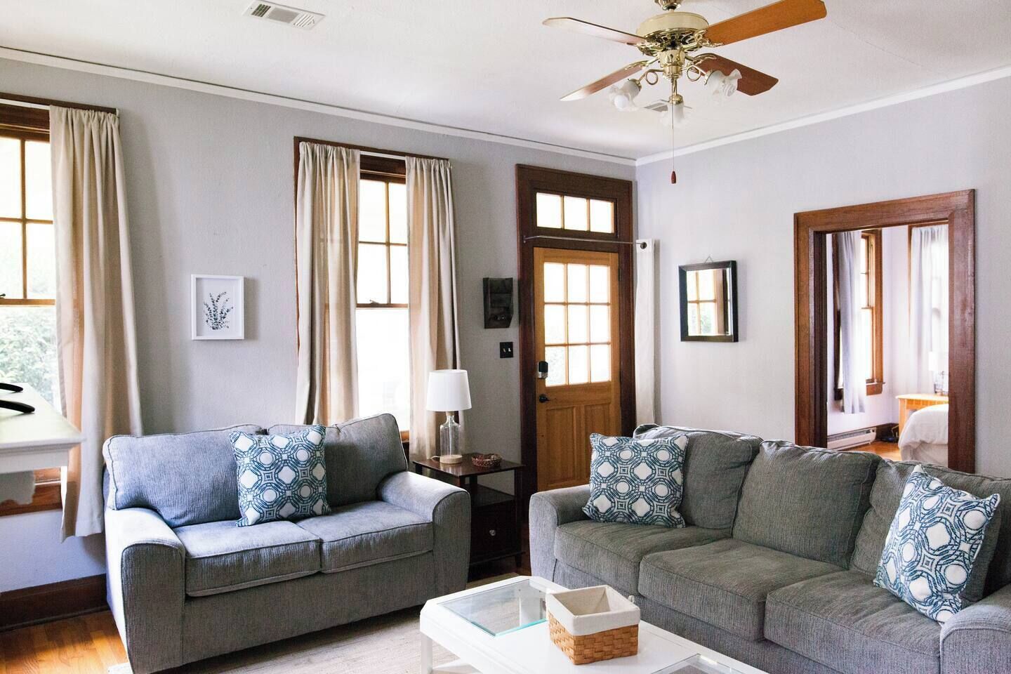 Una Smart TV, una oficina