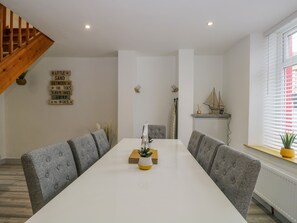 Fridge, dishwasher, electric kettle, toaster - Harbour Retreat (Millom)