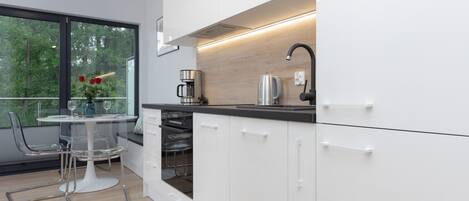 Kühlschrank, Ofen, Herdplatte, Geschirrspüler